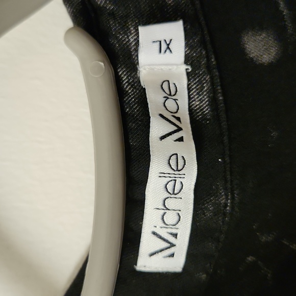 Michelle Mae, Amber acid wash button up size XL 100% rayon - Picture 7 of 10